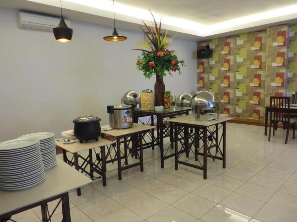 Insumo Palace Hotels & Resorts Kediri  Exterior photo